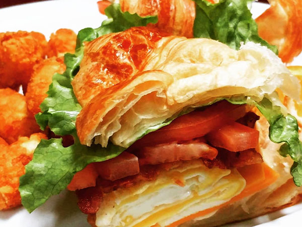 croissant sandwich